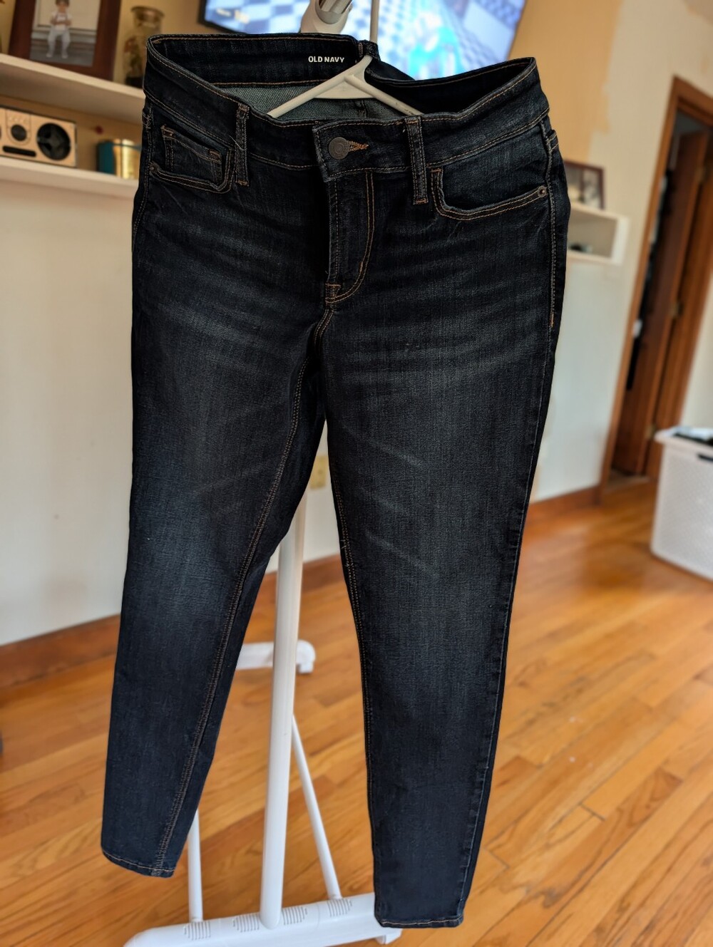 Old Navy Rockstar Super Skinny Jeans Women’s Size 6 Mid-Rise Dark Wash